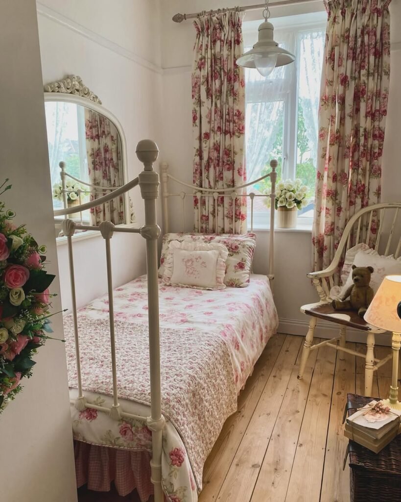 Country Cottage Bedroom Decor Ideas