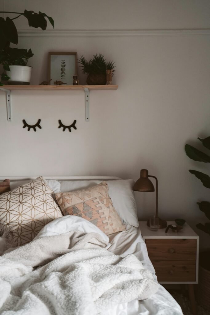 Aesthetic Teenage Room Decor Ideas 